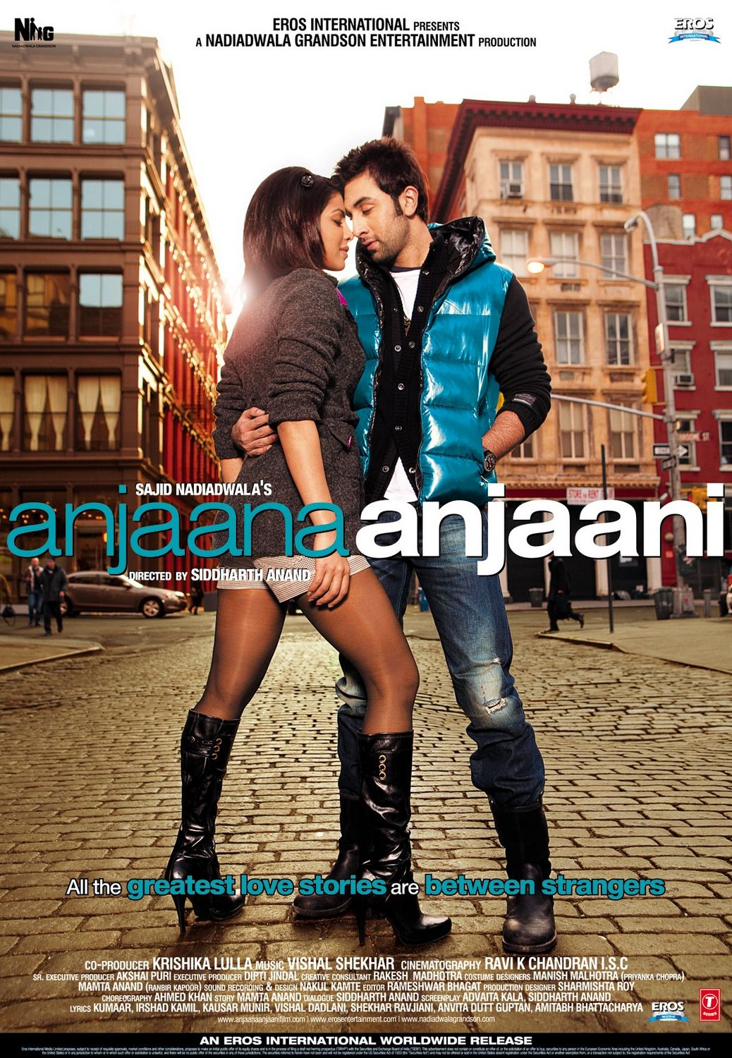 Extra Large Movie Poster Image for Anjaana Anjaani (#4 of 7)